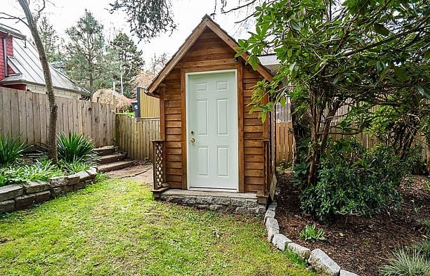 4338 W 2nd Avenue Point Grey