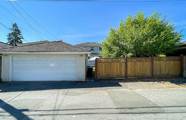 219 W 42nd Avenue Oakridge VW