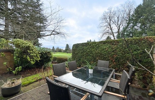 326 Greensboro Place South Cambie