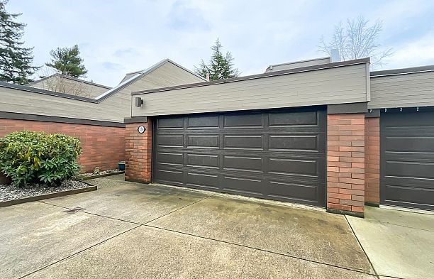326 Greensboro Place South Cambie
