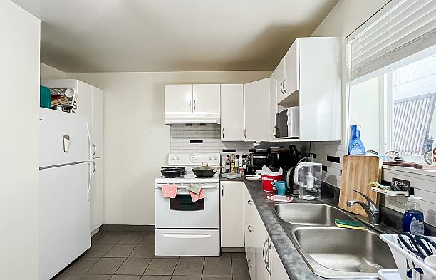 1420 Park Drive Marpole