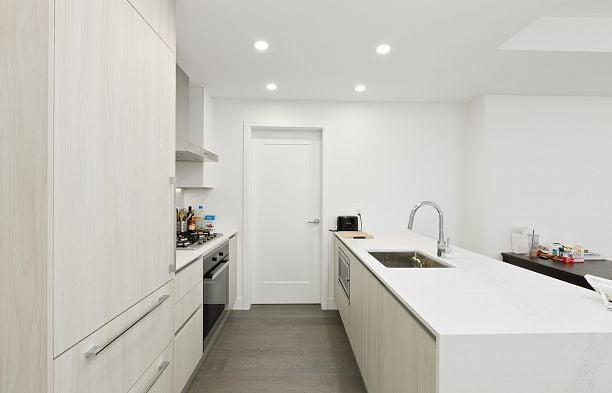 205 488 W 58th Avenue South Cambie