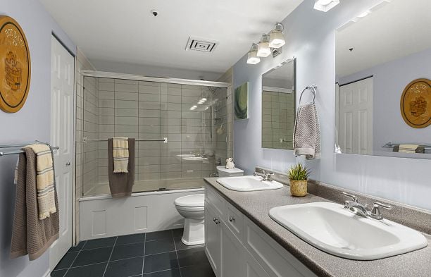 E102 628 W 12th Avenue Fairview VW