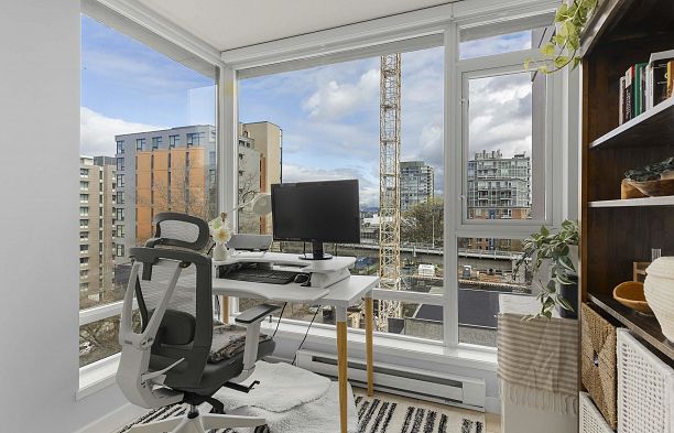 706 1650 W 7th Avenue Fairview VW