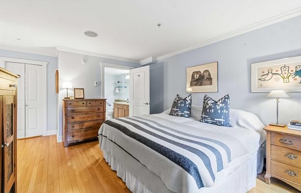 2420 Sasamat Street Point Grey