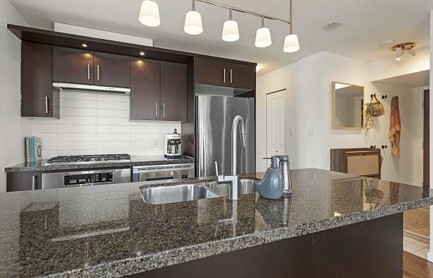 706 1650 W 7th Avenue Fairview VW