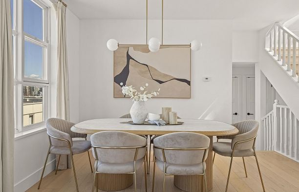 210 655 W 7th Avenue Fairview VW