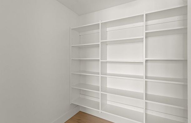 210 655 W 7th Avenue Fairview VW