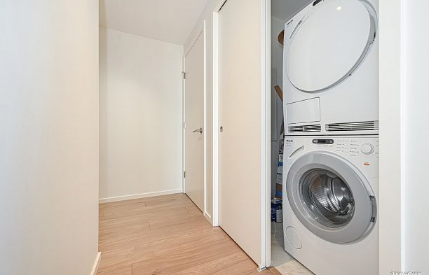 808 8555 Granville Street S.W. Marine