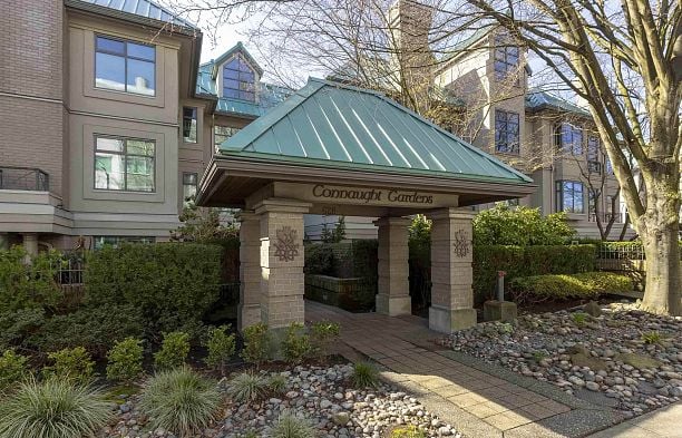 E102 628 W 12th Avenue Fairview VW