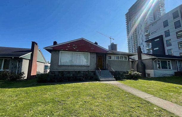 426 W 41st Avenue Oakridge VW