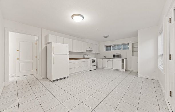 4087 SW Marine Drive Southlands