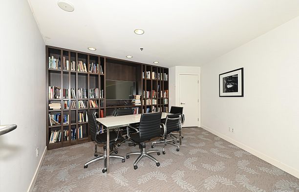 808 8555 Granville Street S.W. Marine