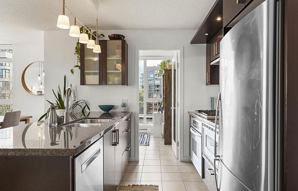 706 1650 W 7th Avenue Fairview VW