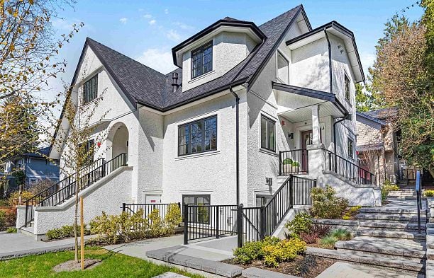 3 4088 Maple Crescent Quilchena