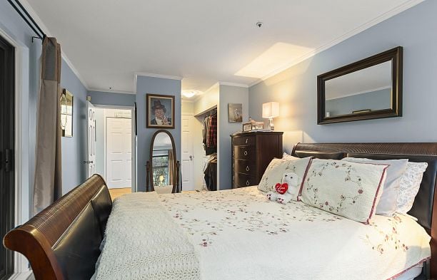 E102 628 W 12th Avenue Fairview VW