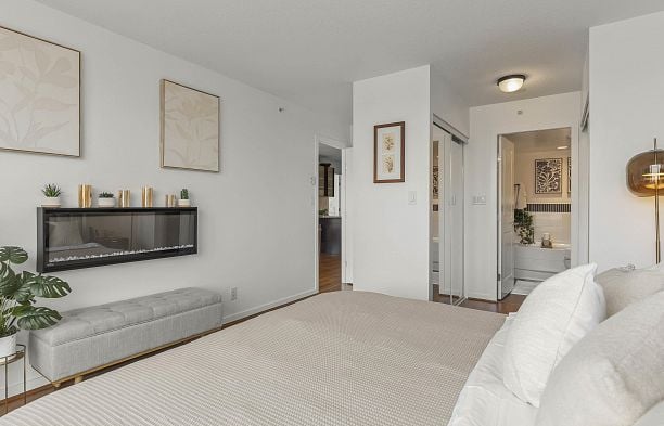 706 1650 W 7th Avenue Fairview VW