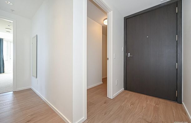 808 8555 Granville Street S.W. Marine