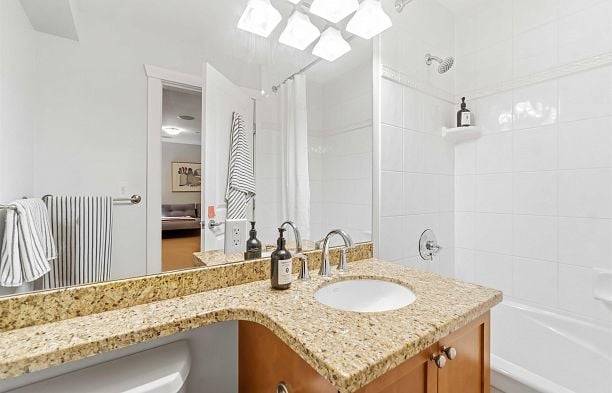 2420 Sasamat Street Point Grey