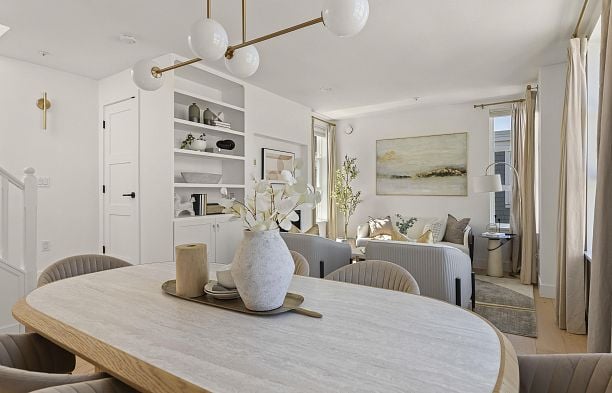 210 655 W 7th Avenue Fairview VW