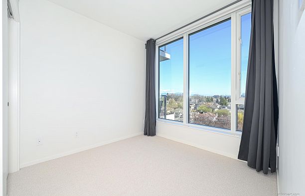 808 8555 Granville Street S.W. Marine
