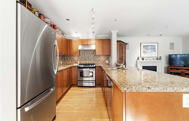 2420 Sasamat Street Point Grey