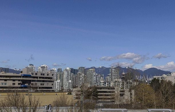 210 655 W 7th Avenue Fairview VW