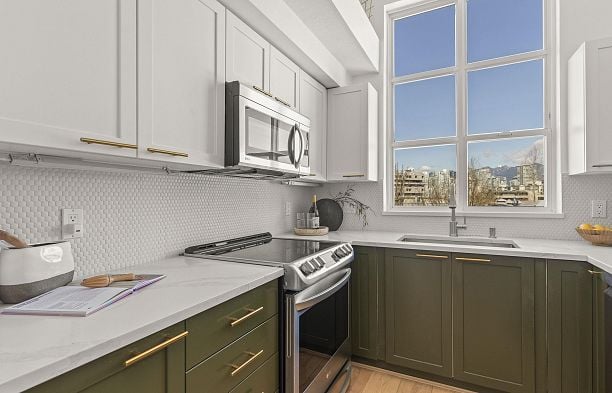 210 655 W 7th Avenue Fairview VW