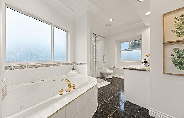 4087 SW Marine Drive Southlands