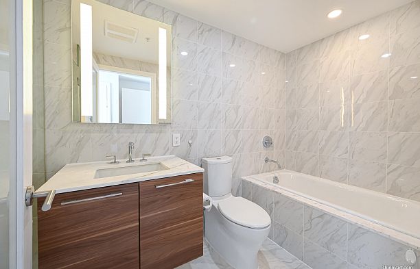 808 8555 Granville Street S.W. Marine