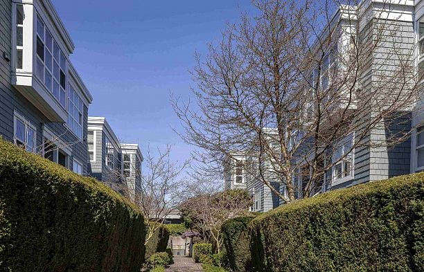 210 655 W 7th Avenue Fairview VW