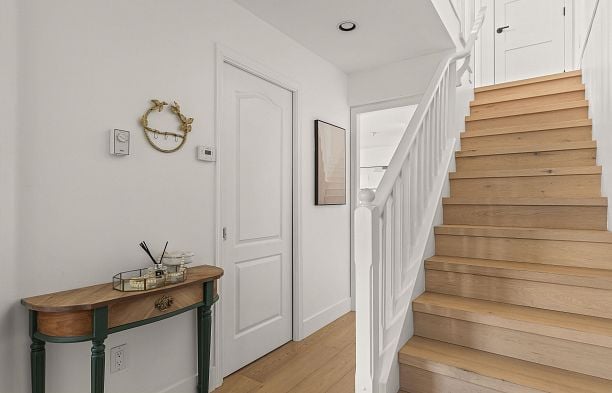 210 655 W 7th Avenue Fairview VW