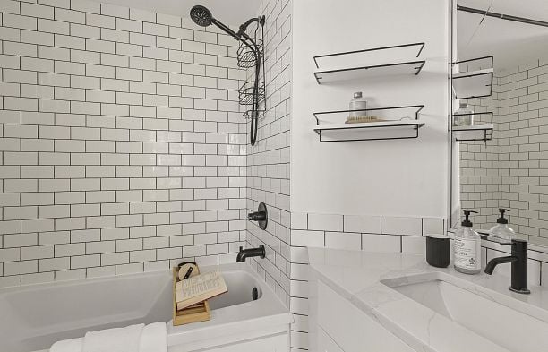 210 655 W 7th Avenue Fairview VW