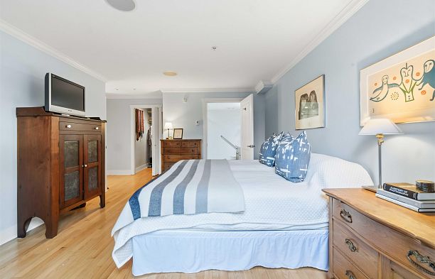 2420 Sasamat Street Point Grey