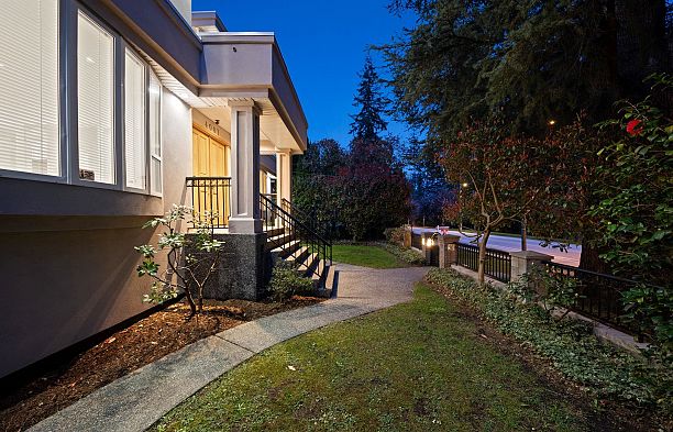 4087 SW Marine Drive Southlands