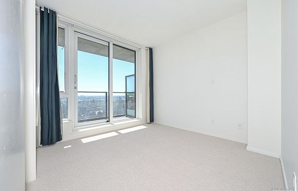 808 8555 Granville Street S.W. Marine