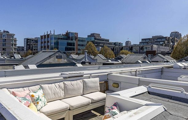 210 655 W 7th Avenue Fairview VW