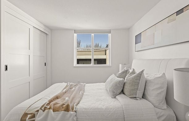 210 655 W 7th Avenue Fairview VW