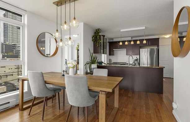 706 1650 W 7th Avenue Fairview VW