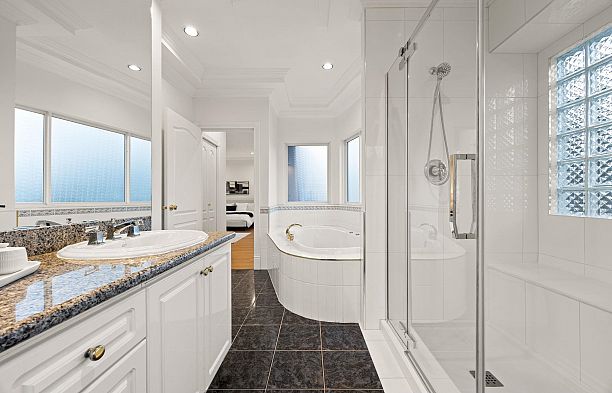 4087 SW Marine Drive Southlands