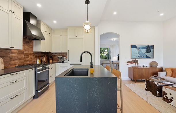 2039 W 33rd Avenue Quilchena