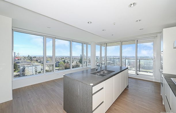 808 8555 Granville Street S.W. Marine