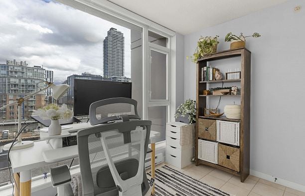 706 1650 W 7th Avenue Fairview VW