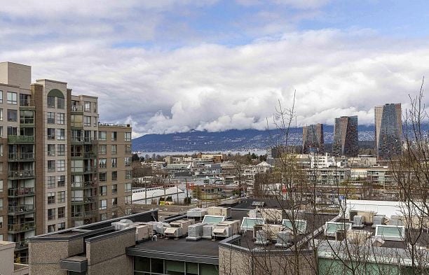 706 1650 W 7th Avenue Fairview VW