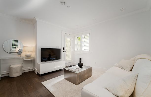 2040 W 58th Avenue S.W. Marine