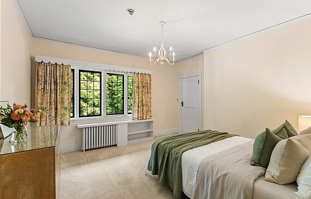 2206 SW Marine Drive Southlands