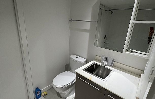 1706 8031 Nunavut Lane Marpole