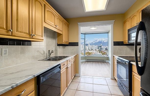 1302 2668 Ash Street Fairview VW