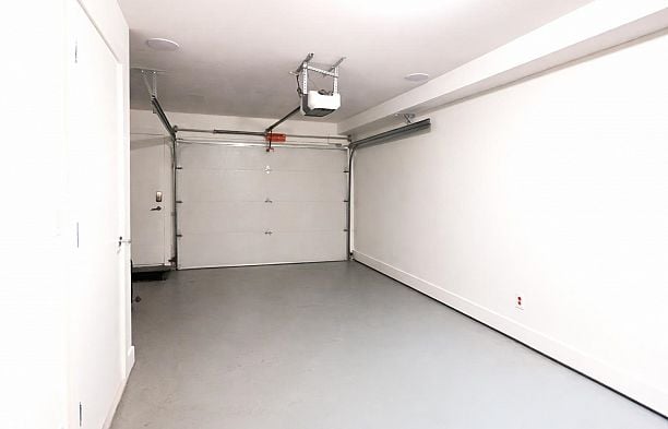 922 W 15th Avenue Fairview VW