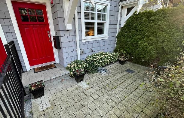 922 W 15th Avenue Fairview VW